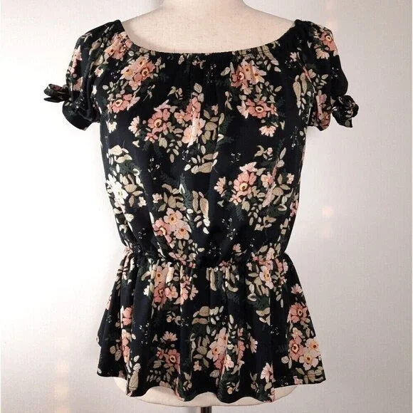 First Love On or Off Shoulder Floral Knit Peasant Top Size Medium / Large Ruffle - Picture 1 of 13